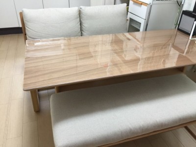 無印良品のテーブルに透明マット