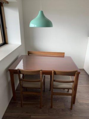 ウニコのテーブルTRITO［トリト］にマットをオーダーした家庭の写真