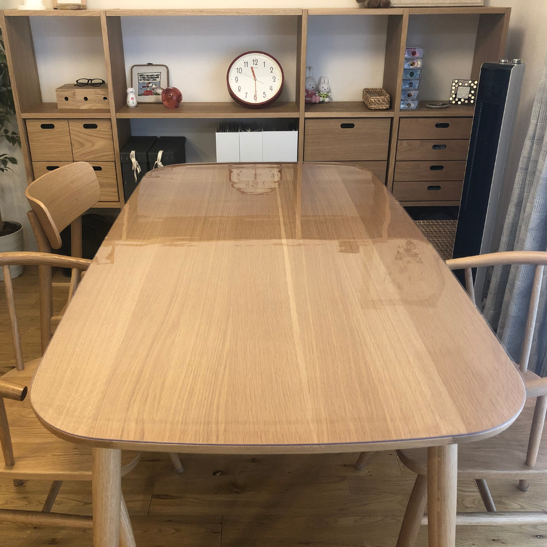 無印良品 丸脚シリーズのテーブルに透明テーブルマットを敷いた事例集