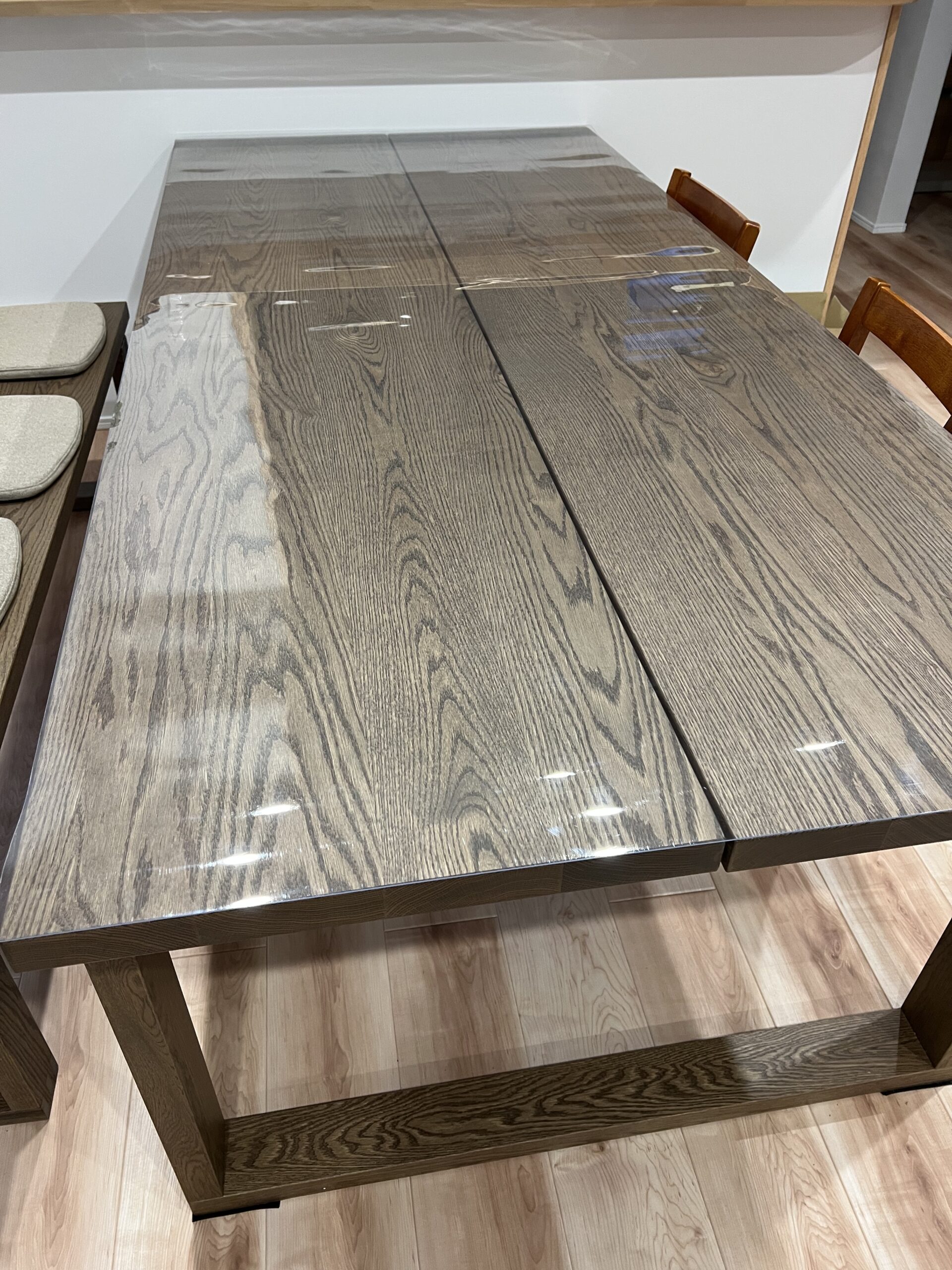 IKEAのテーブルにマットを敷いた7家庭のレビュー集 | 透明テーブル