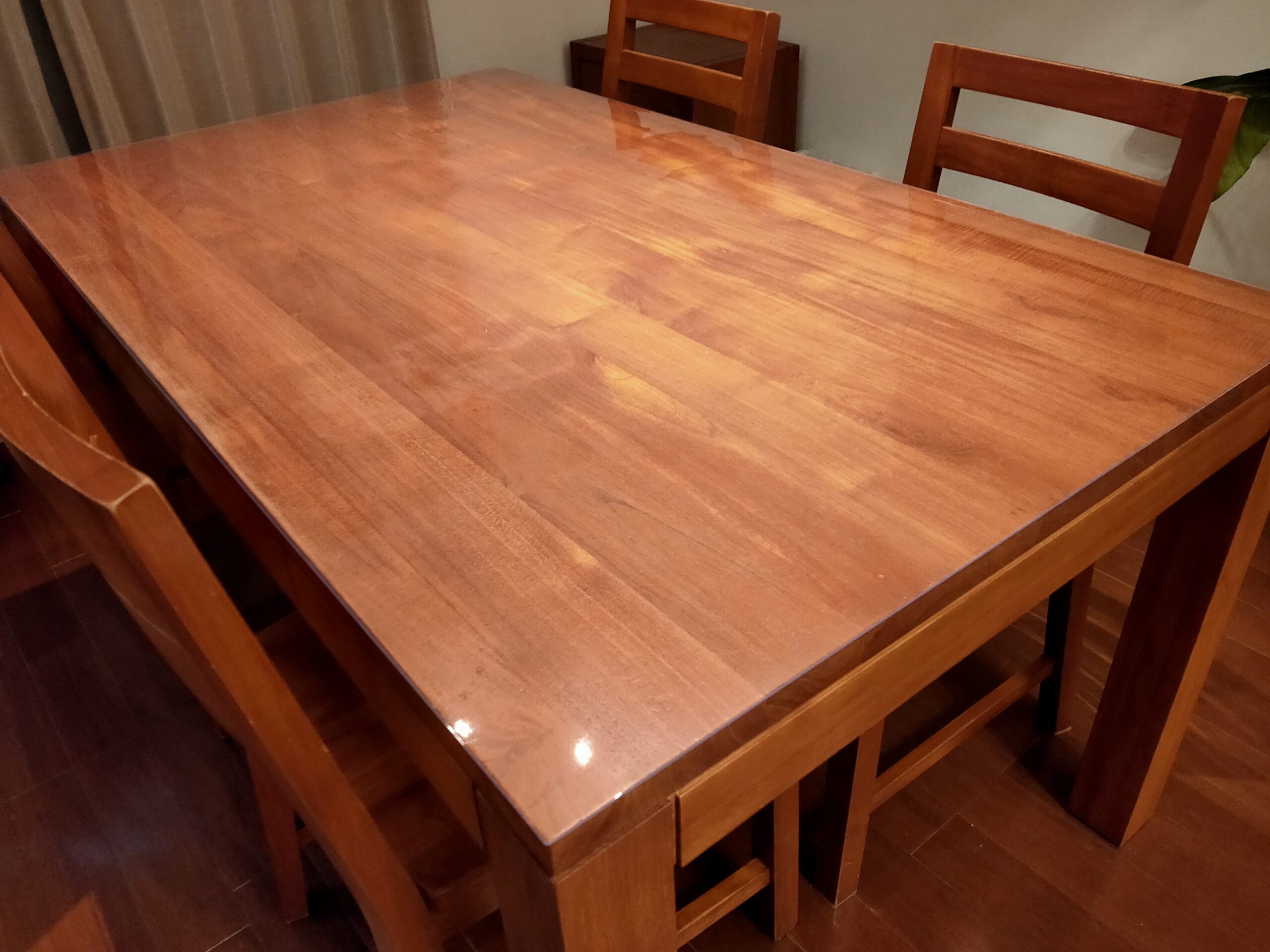 スキャンティークのテーブルにマットを敷いたレビュー集 | 透明