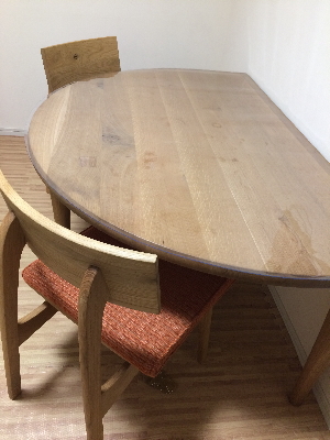 飛騨産業・森のことば半円形テーブル用の透明マット、オーダー事例と  